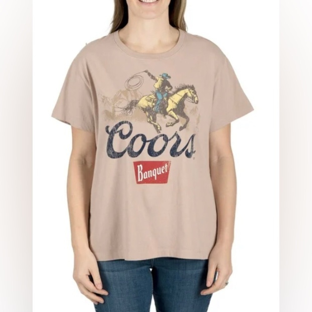 NWT Coors Banquet Graphic T-Shirt‎